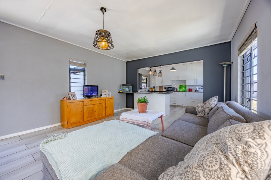 3 Bedroom Property for Sale in Bothasig Western Cape